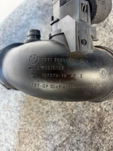 Воздухопровод BMW 3 F30 2011-2018 13717605638 13717605638 фото