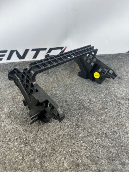 Кронштейн бардачка BMW G20 51456811443 51456811443 фото