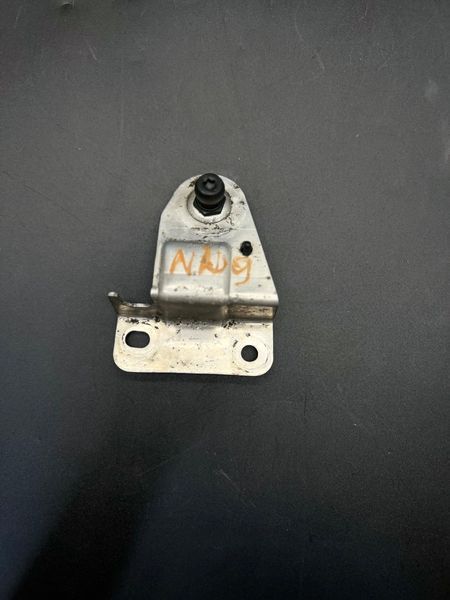 Кронштейн AGD BMW X5 Xdrive F15 2012-2018 51717213701 51717213701 фото