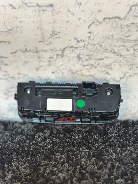 Панель керування кліматом 2-го ряду 61315A3BBF2 BMW G01 X3 2018-2024 61315A3BBF2 фото