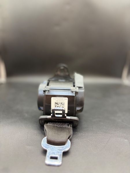 Пасок безпеки задній центральний 72117430061 BMW G30 530i 2017-2024 72117430061 фото