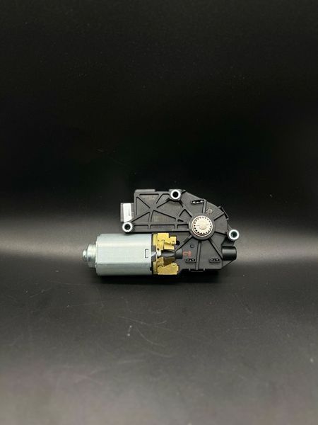 Моторчик люка BMW G30 530i 2017-2024 67617316535 67617316535 фото