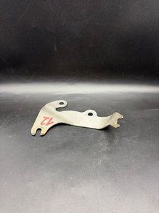 Кронштейн глушителя BMW BMW 328i F30 2011-2018 18307606138 18307606138 фото