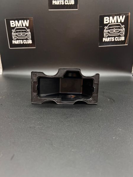 Накладка петлі кришки багажнику 51497431194 BMW 530i G30 2017-2024 51497431194 фото