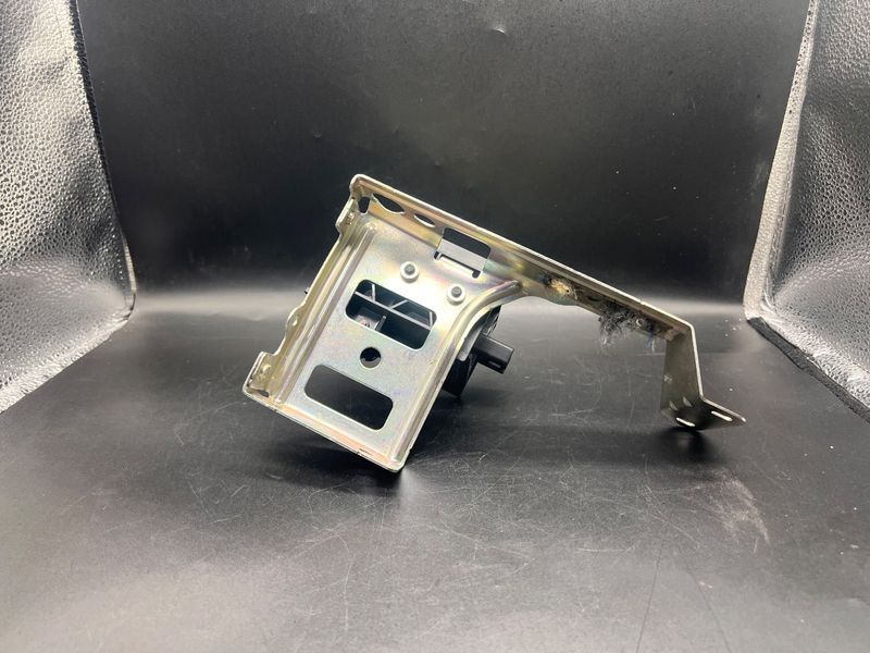 Опора ліва для шторки 51477396581 BMW X3 G01 2018-2024 51477396581 фото