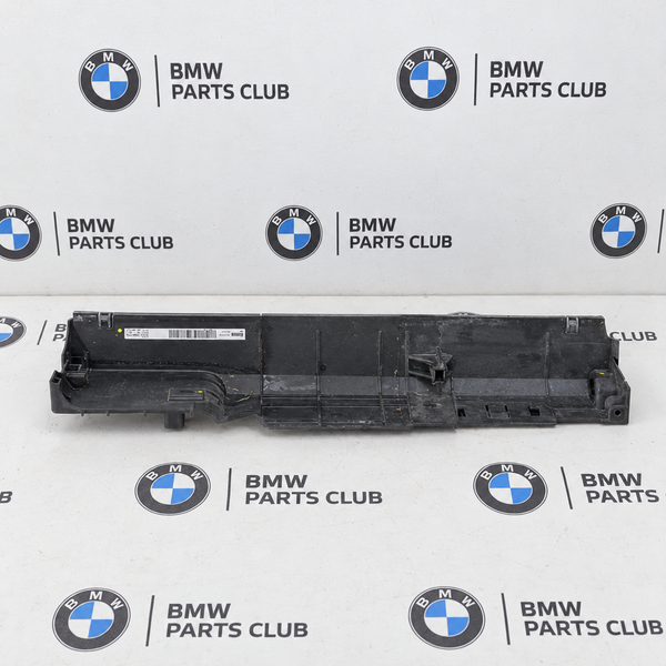 Кронштейн радіатора правий (дефлектор радіатора правий) BMW 1 Series F20 LCI, 1 Series F21 LCI, 2 Series F22, 2 Series F22 LCI, 2 Series F23, 2 Series F23 LCI, 3 Series F30 LCI, 3 Series F31 LCI, 3 Series F34 GT LCI, 4 Series F32 17119487033 17119487033 фото