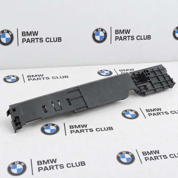 Кронштейн радіатора правий (дефлектор радіатора правий) BMW 1 Series F20 LCI, 1 Series F21 LCI, 2 Series F22, 2 Series F22 LCI, 2 Series F23, 2 Series F23 LCI, 3 Series F30 LCI, 3 Series F31 LCI, 3 Series F34 GT LCI, 4 Series F32 17119487033 17119487033 фото