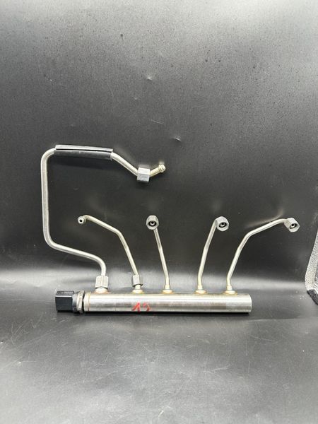 Паливна рампа 13537585411 BMW 328i F30 2011-2018 13537585411 фото