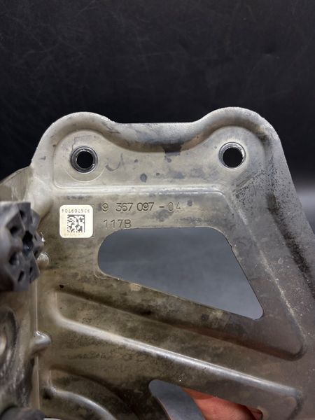 Кронштейн конденсатора BMW G01 X3 2018-2024 64219367097 64219367097 фото