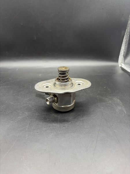 Насос високого тиску 13518604229 BMW 328i F30 2012-2018 13518604229 фото