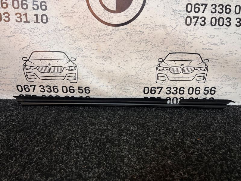 Молдинг дверей BMW G20 330i 2018-2024 51357407421 51357407421 фото