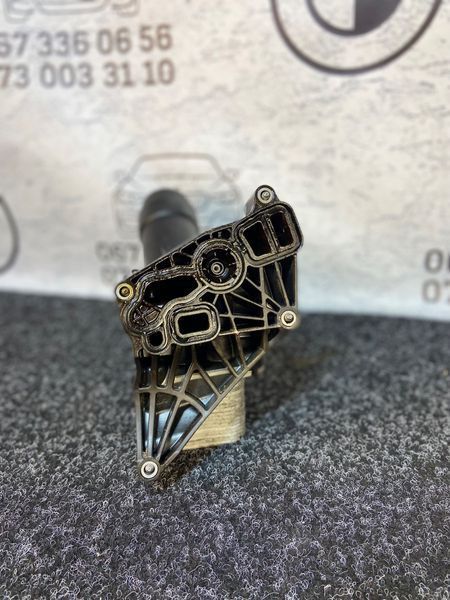 корпус масляного фільтра BMW G30 530i 2017-2024 11428596283 11428596283 фото
