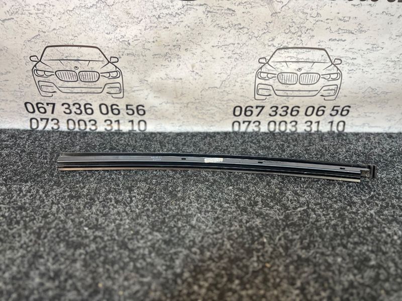 Молдинг дверей задній лівий 51357390141 BMW G30 530i 2017-2024 51357390141 фото