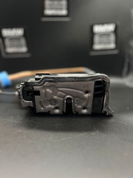 Опора ручки дверей 51217401205 BMW G30 530i 2017-2024 51217401205 фото