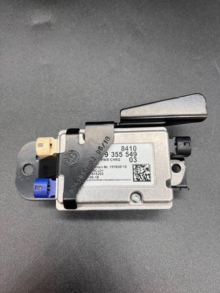 блок USB BMW 530i G30; 2018-2024 84109355549 фото