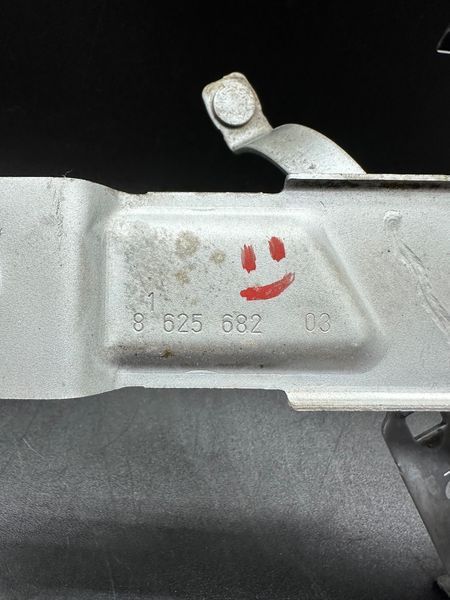 кронштейн насоса BMW 530i G30; 2018-2024 11518625682 фото