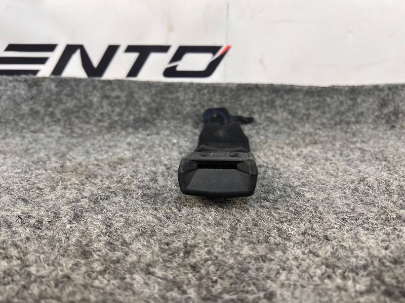 Замок паска безпеки BMW G20 2018-2024 72117496283 72117496283 фото