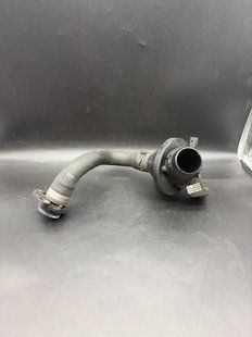 Патрубок термостата 11537603514 BMW 328i F30 2011-2018 11537603514 фото