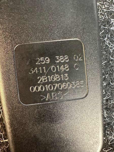Важіль фіксації ременя безпеки, правий BMW 328i F30 2011-2018 72117259388 72117259388 фото