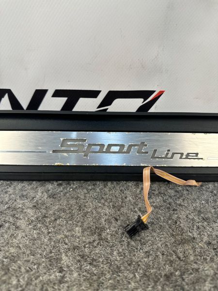 Накладка порогу Sport line передня 51477405774 BMW 330i G20 2018-2024 51477405774 фото