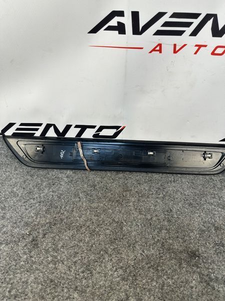 Накладка порогу Sport line передня 51477405774 BMW 330i G20 2018-2024 51477405774 фото
