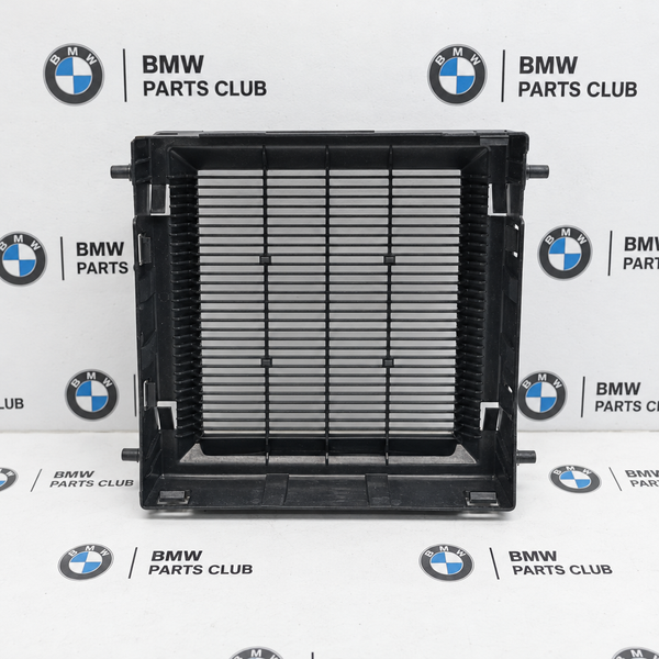 Рамка дополнительного радиатора BMW 17118742470 17118742470 фото