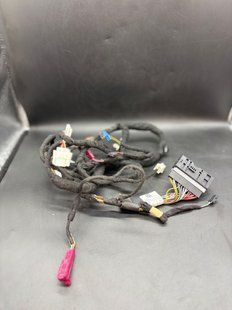 відсік для безпровідної зарядки BMW G30 530i 2017-2024 84105A81517 84105A81517 фото