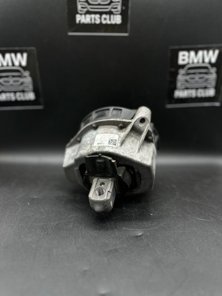 Подушка двигуна права 22117581618 G20 330i 2018-2024 22117581618 фото