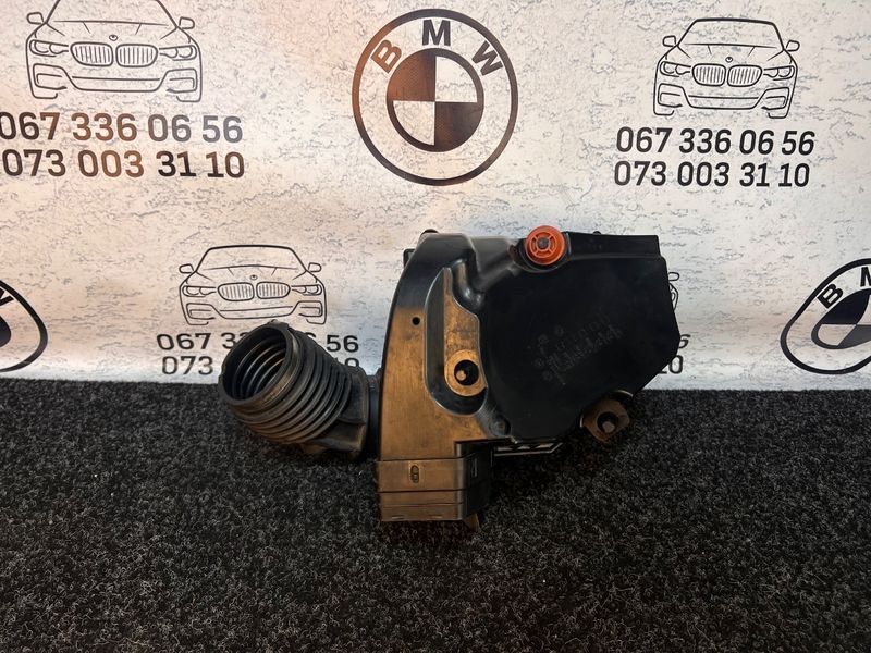 Корпус повітряного фільтра BMW 530 Xi G30 2017-2024 13718591831 13718591831 фото