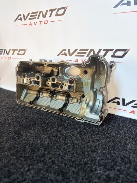 Кришка головки блоку циліндрів 5-8 BMW X5 Xdrive F15 2012-2018 11127636612 11127636612 фото
