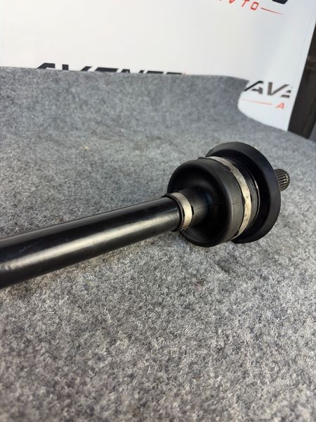 Піввісь задня ліва 33208664049 BMW G30 530i 2017-2024 33208664049 фото