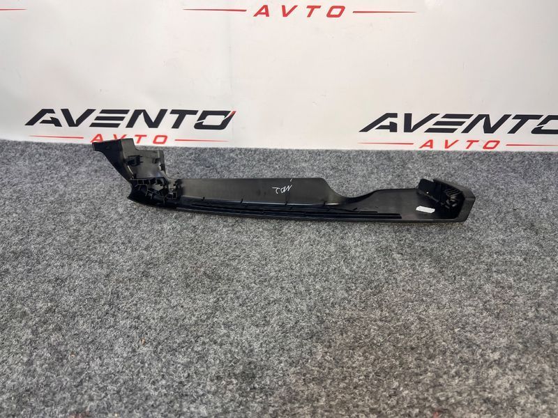 Накладка сидіння права BMW 330i G20 2018-2024 52107318986 52107318986 фото