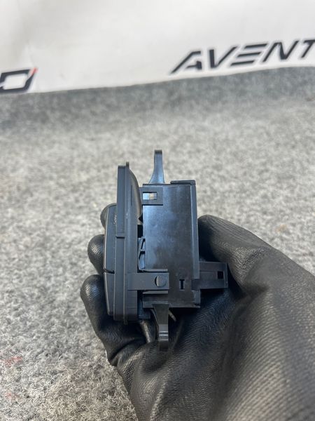 Кнопка включення паркінгу 61319877887 BMW F48 X1 2015-2022 61319877887 фото