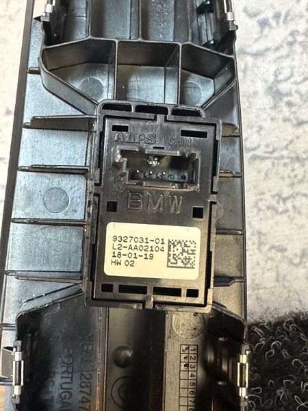 Кнопка склопідіймача заднього BMW G30 G01 G02 2018-2024 61319327031 61319327031 фото