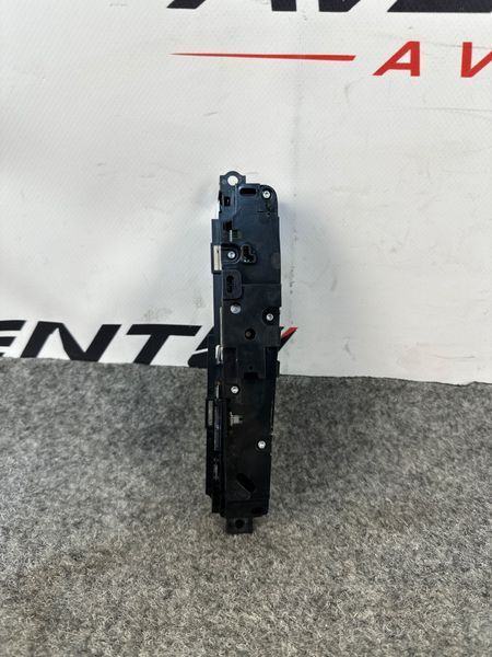 Блок кнопок центральної консолі BMW X3 G01 2018-2024 61316993909 61316993909 фото