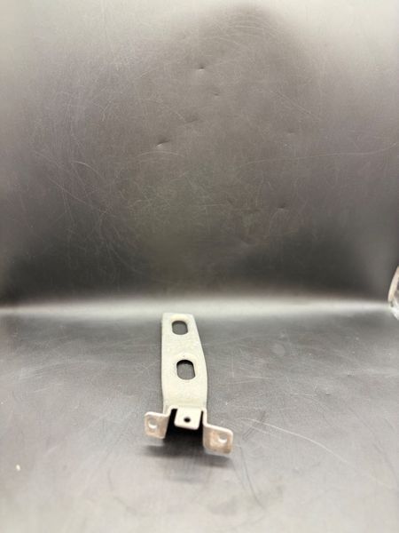 Кронштейн бачка омивача BMW X1 F48 2015-2022 51647318491 51647318491 фото